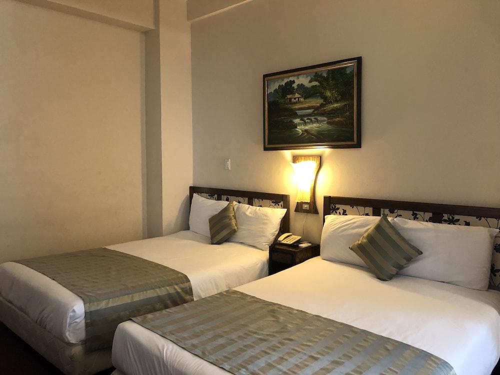 Holiday Saipan Hotel Екстериор снимка